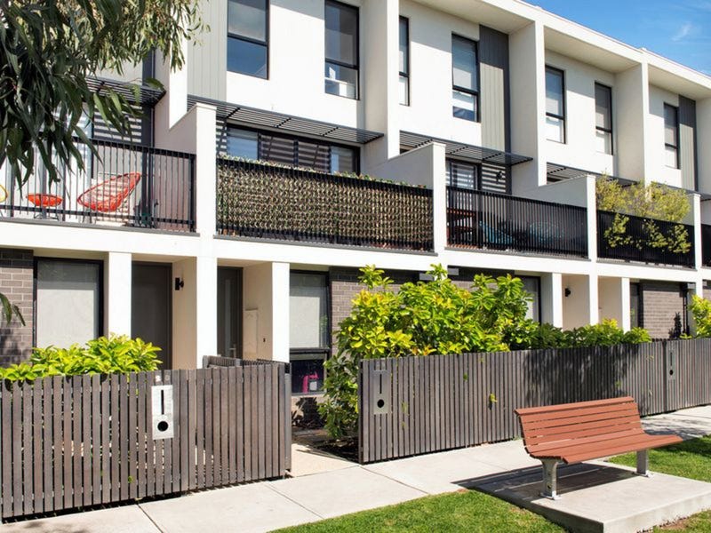 18 Central Park Walk, Cheltenham, Vic 3192 Property Details