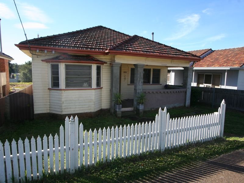 121 The Boulevarde, Toronto, NSW 2283 Property Details