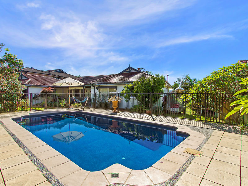 25 Eulalia Avenue, Point Frederick, NSW 2250