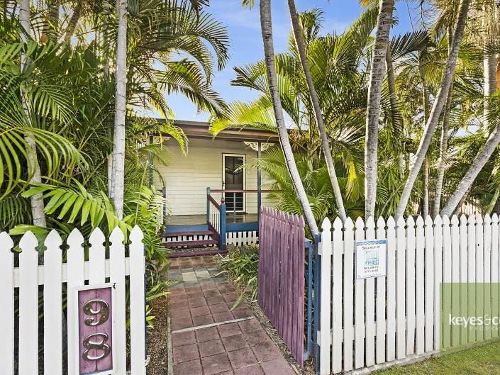 98 Tenth Avenue, Railway Estate, QLD 4810