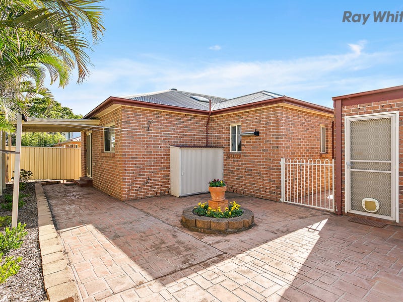 2/37 Griffiths Street, Oak Flats, NSW 2529