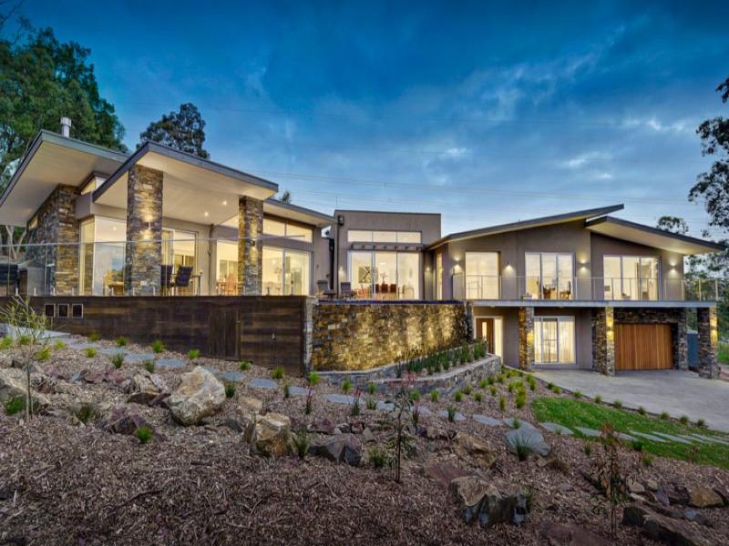 17 Amersham Drive, Warrandyte, Vic 3113 Property Details