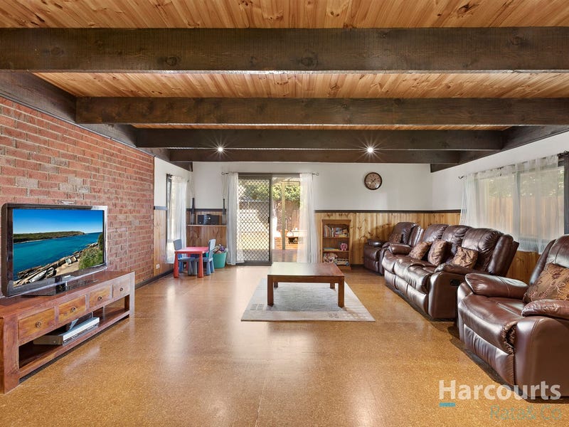 30 Mcclelland Drive, Mill Park, VIC 3082