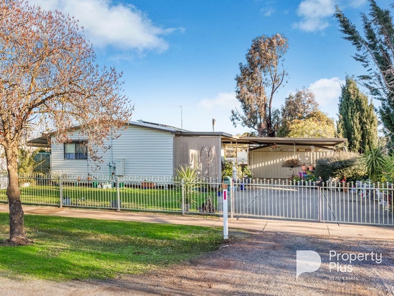 10 Menzies Street, Charlton, Vic 3525 House for Sale