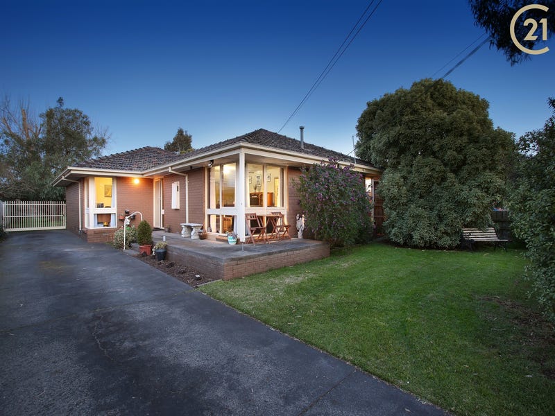 16 Rosalie Avenue, Cranbourne, Vic 3977