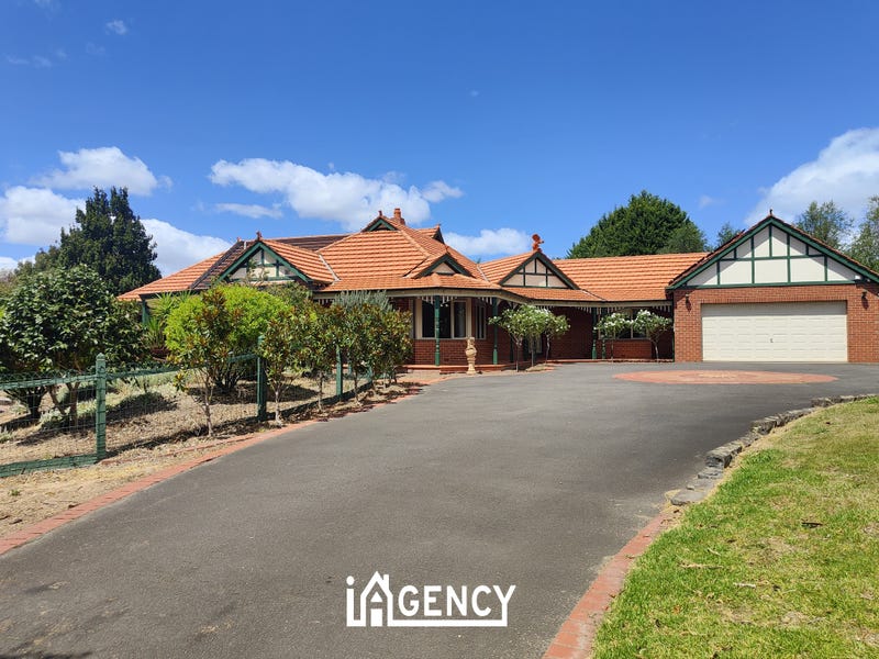 2122 Lansell Close, Narre Warren South, VIC 3805