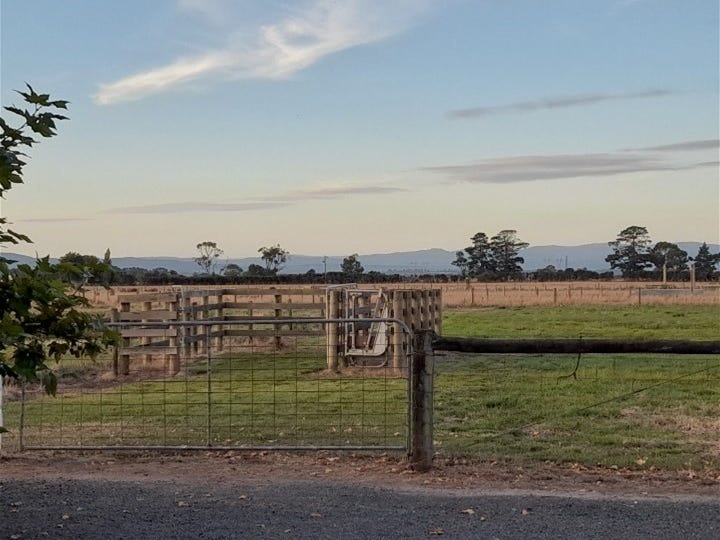 760 Koo Wee Ruplongwarry Road, Modella, VIC 3816