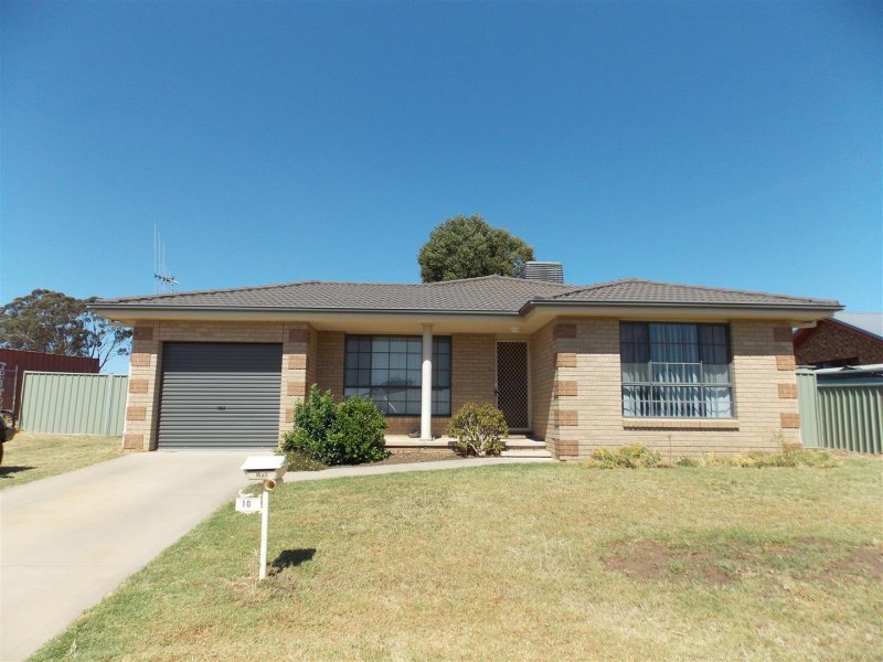 10 Clancy Place, Parkes, NSW 2870 Property Details