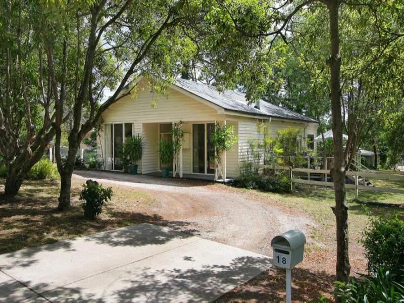 18 Williams Road, Park Orchards, VIC 3114