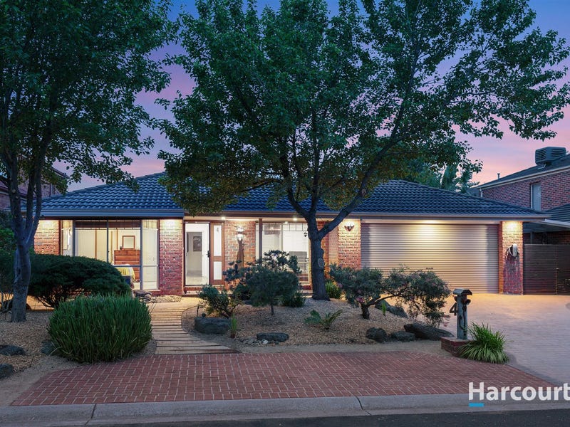4 Canterbury Close, Rowville, VIC 3178