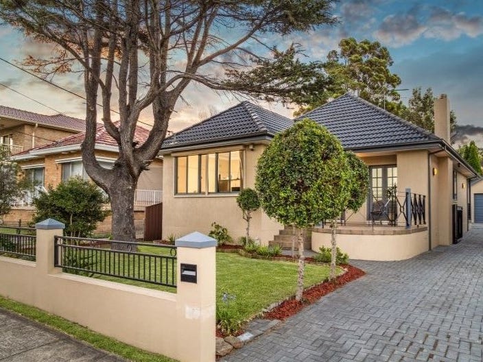 11 Stuart Street, Blakehurst, NSW 2221