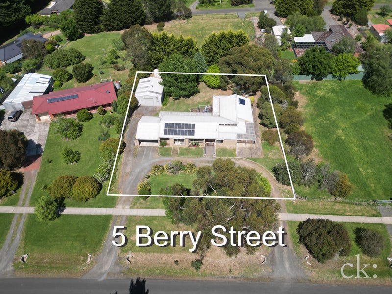 5 Berry Street, Ballan, VIC 3342