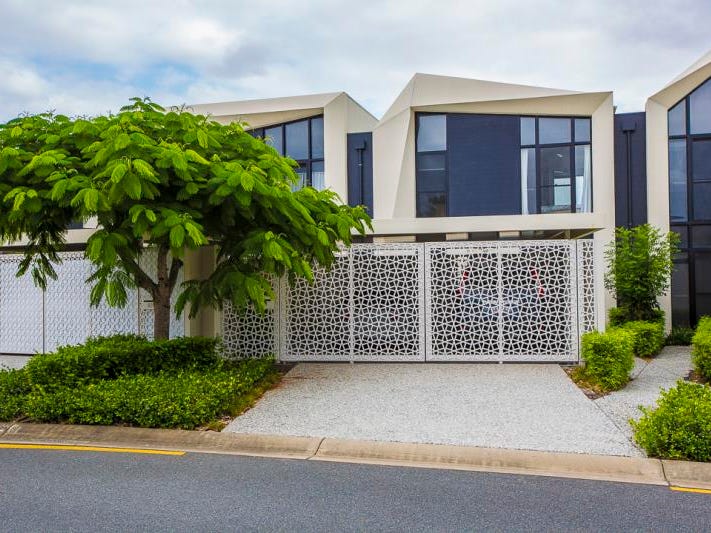 84 Glades Drive, Robina, QLD 4226