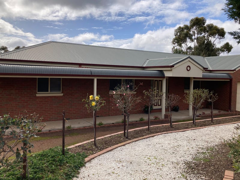 15 Michelle Drive, Maiden Gully, VIC 3551