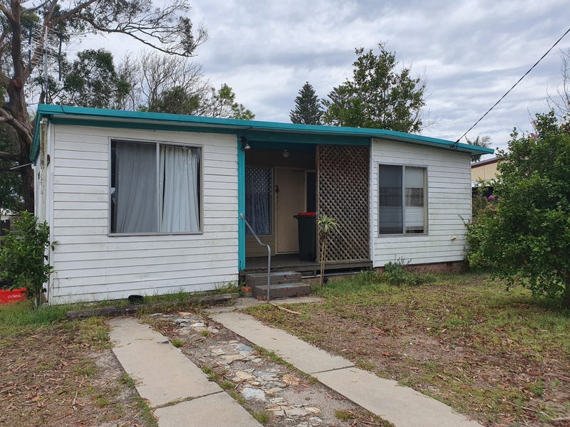 12 Seventh Avenue, Stuarts Point, NSW 2441