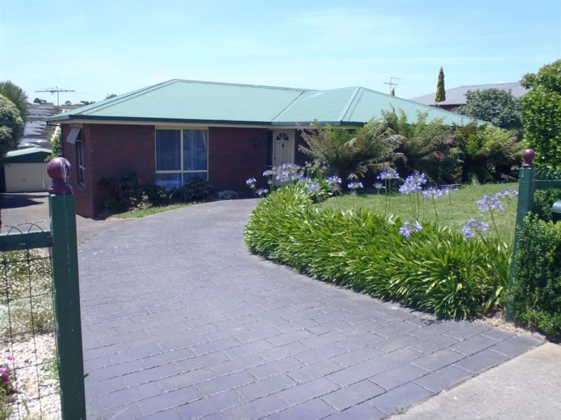 27 Walker Drive, Drouin, VIC 3818