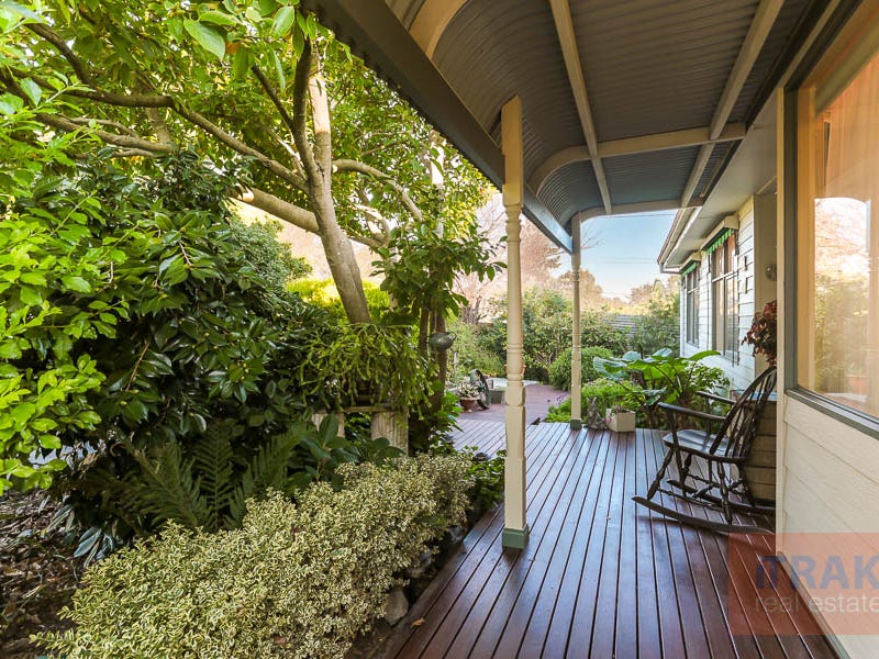 10 Weyburn Road, Boronia, VIC 3155