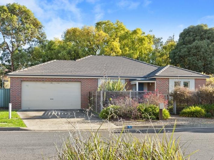 1 Brookside Drive, Mount Clear, Vic 3350