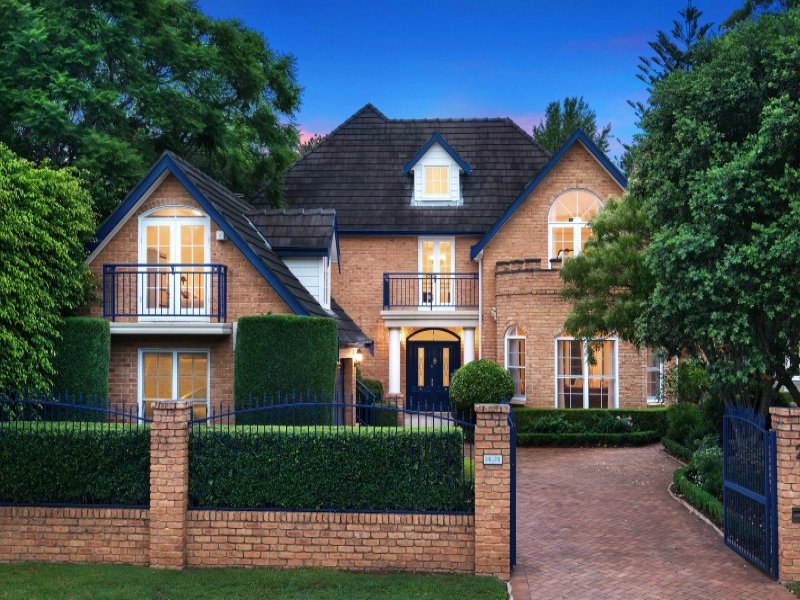 2 Chilton Parade, Warrawee, NSW 2074 Property Details