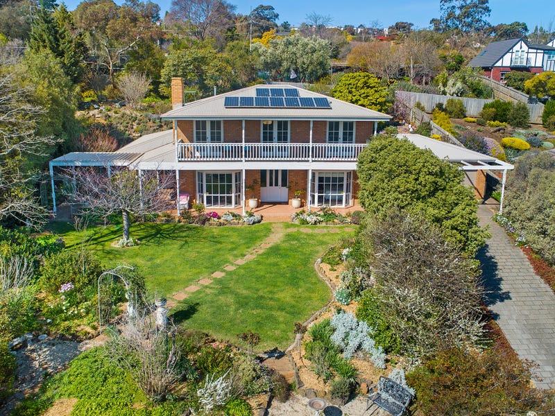 15 Buckley Falls Road, Highton, VIC 3216