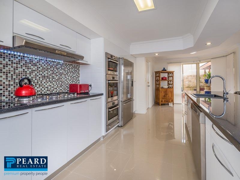 16 Coatbridge Circuit, Kinross, WA 6028