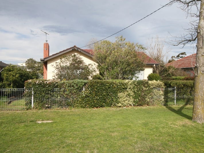 24 Rogers Street, Pakenham, Vic 3810 Property Details