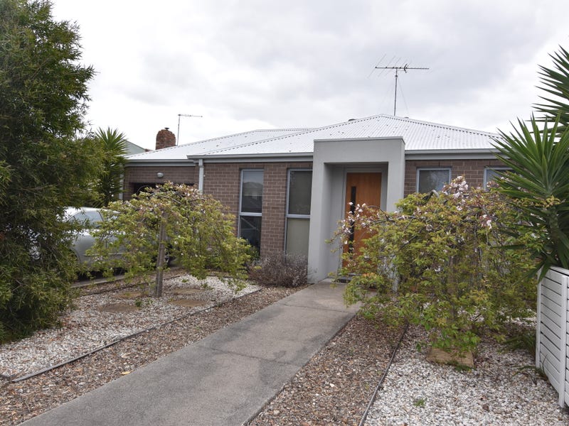 1/2 Calder Street, Manifold Heights, VIC 3218