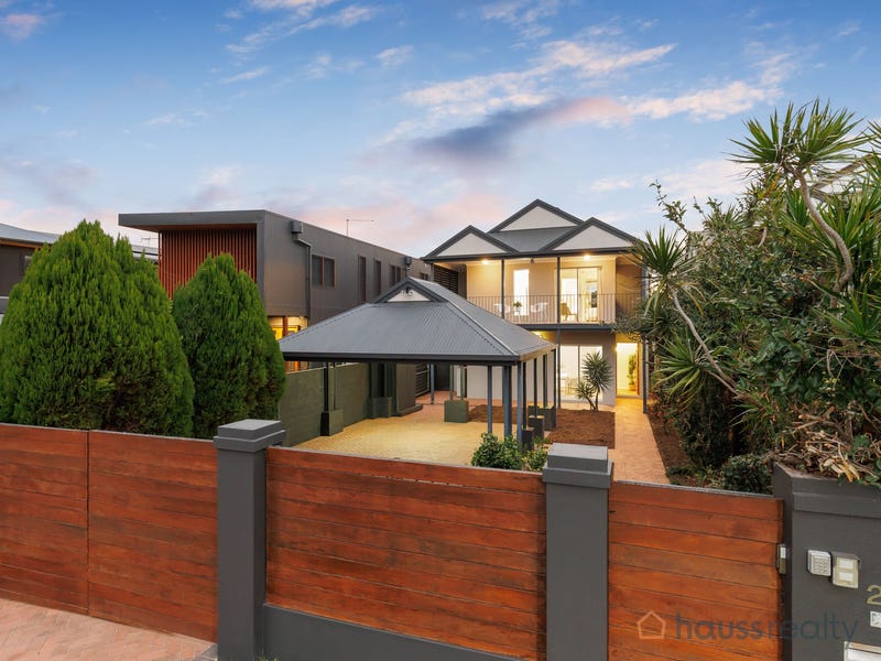 21 Vivian Street, Tennyson, Qld 4105 Property Details