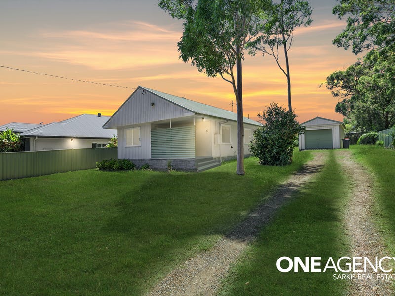 30 Oakville Road, Edgeworth, NSW 2285