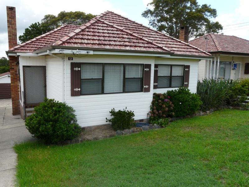 12 Bardia Road, Shortland, NSW 2307