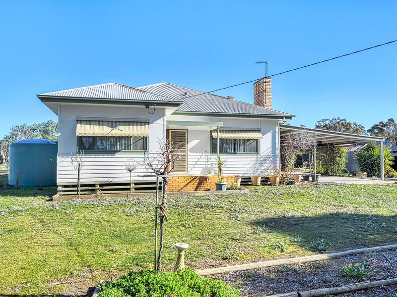 16 Cemetery Road, Landsborough, Vic 3384 House for Sale