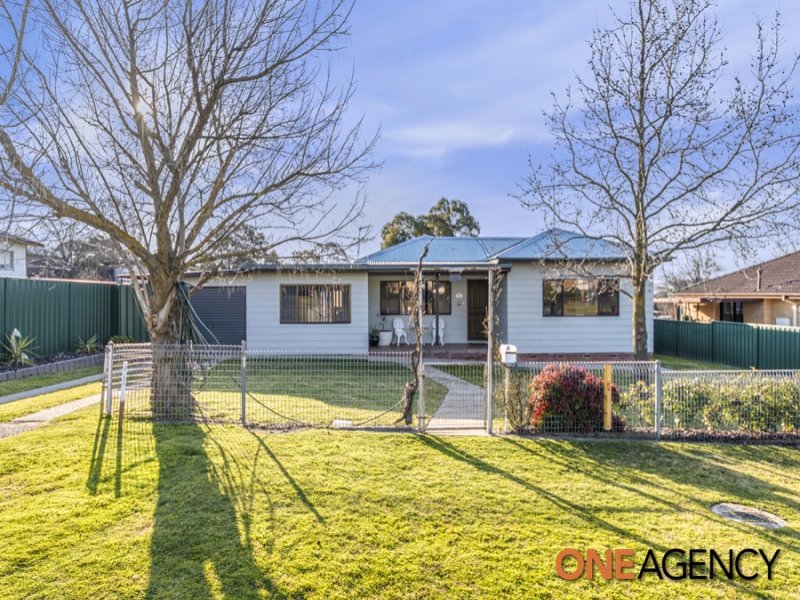 25 Saxby Street, Gunning, NSW 2581