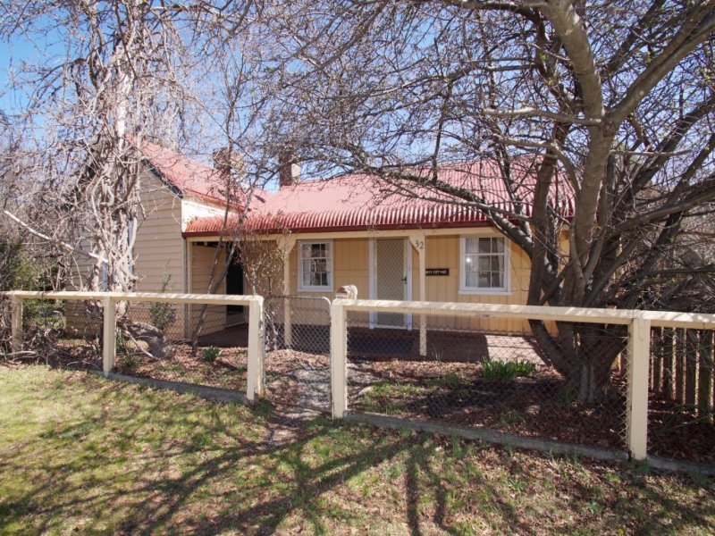 32 Martin Street, Armidale, NSW 2350