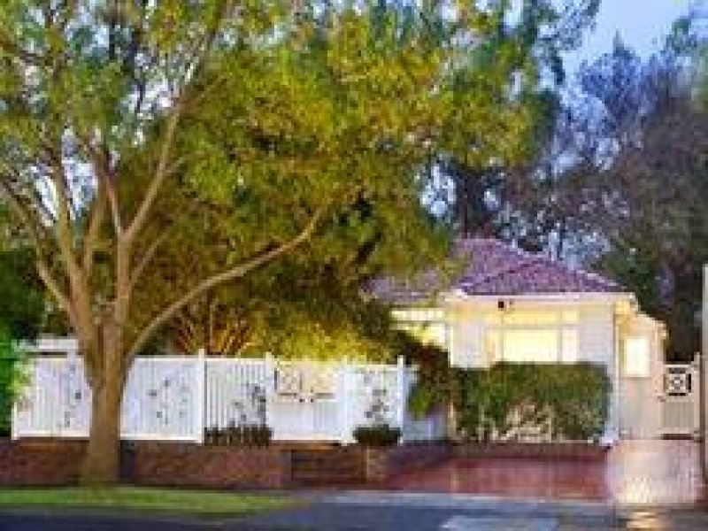 7 The Corso, Parkdale, Vic 3195 Property Details