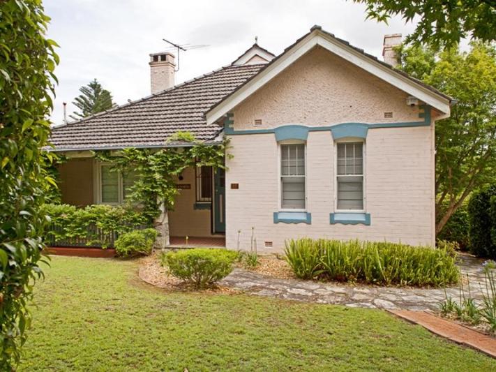 20 Mcintosh Street, Gordon, NSW 2072