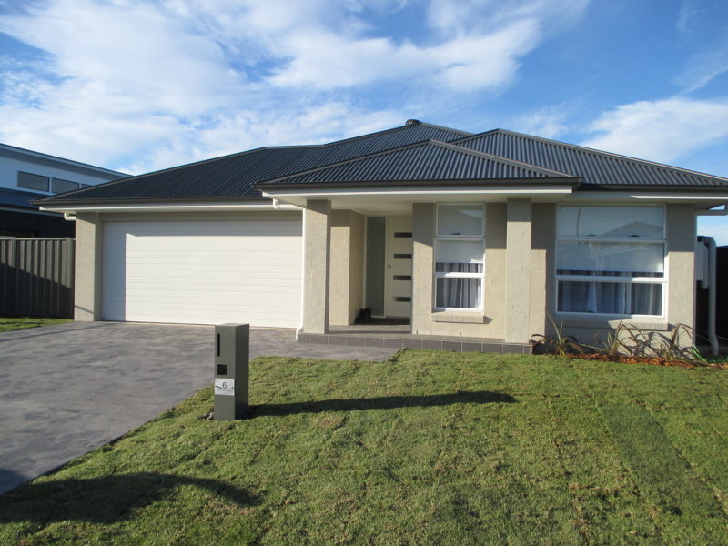 6 Peninsula Avenue, Haywards Bay, NSW 2530