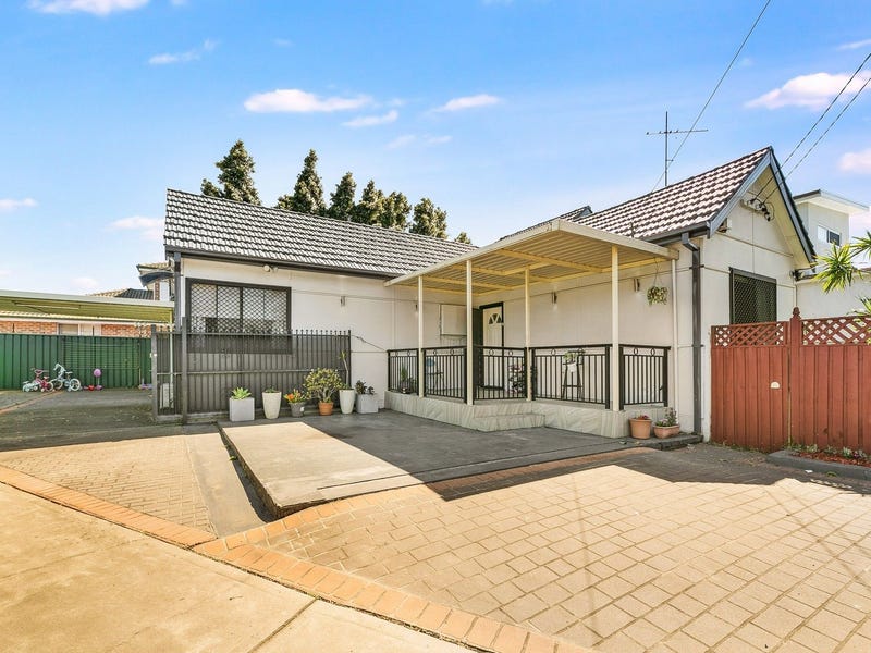 122 Roberts Road, Greenacre, NSW 2190 Property Details