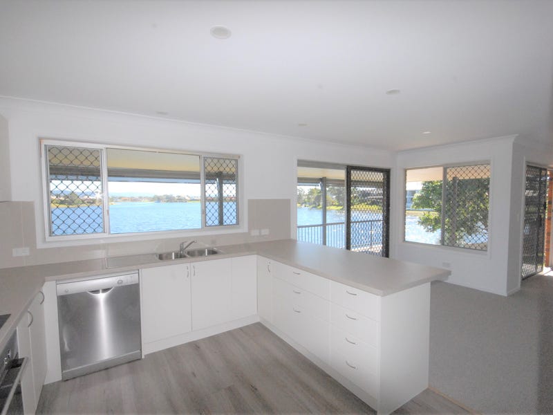 21 Kingfisher Cres, Burleigh Waters, QLD 4220