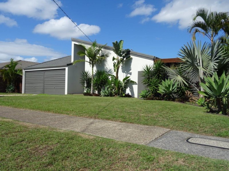 38 Markham Avenue, Runaway Bay, QLD 4216