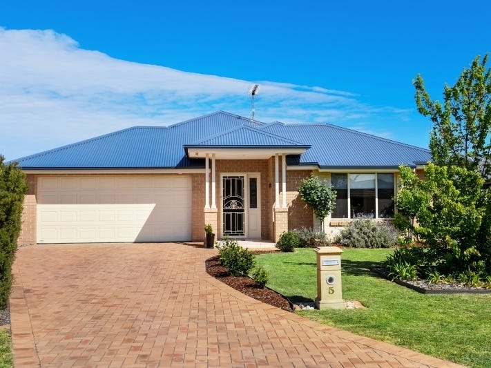 5 Eloura Lane, Moss Vale, NSW 2577