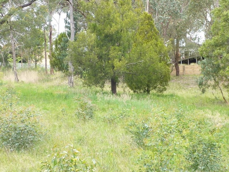 33 Darriwell Drive, Mount Helen, VIC 3350