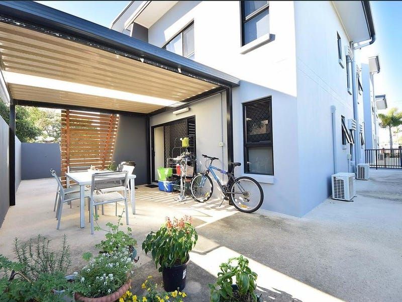 2104 Gold Coast Highway, Miami, QLD 4220