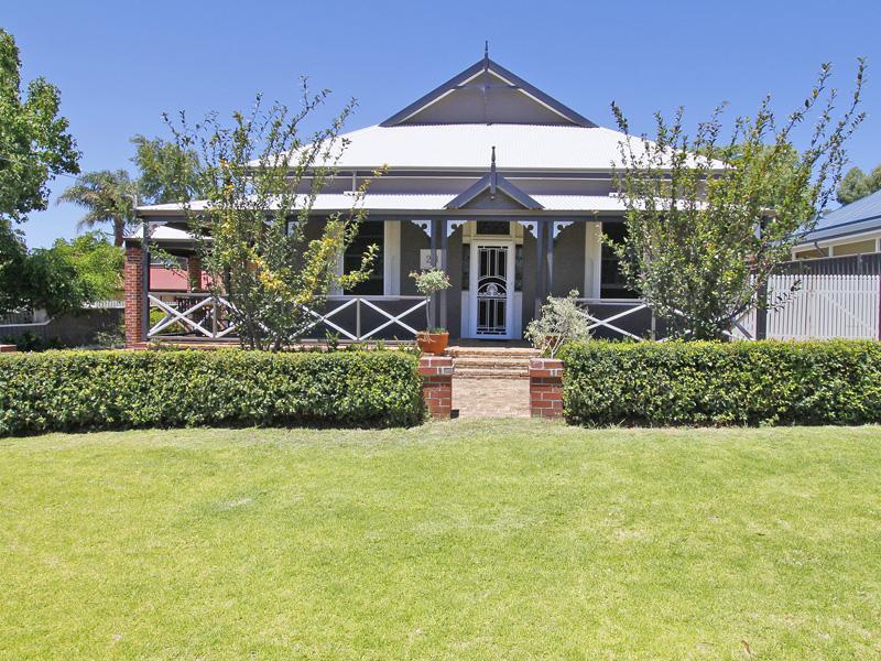 28 Solomon Street, Palmyra, WA 6157