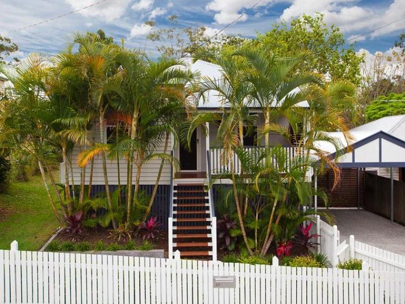 37 Farm Street, Newmarket, QLD 4051
