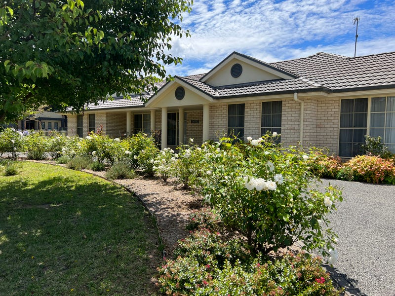 17 Day Circuit, Bungendore, NSW 2621