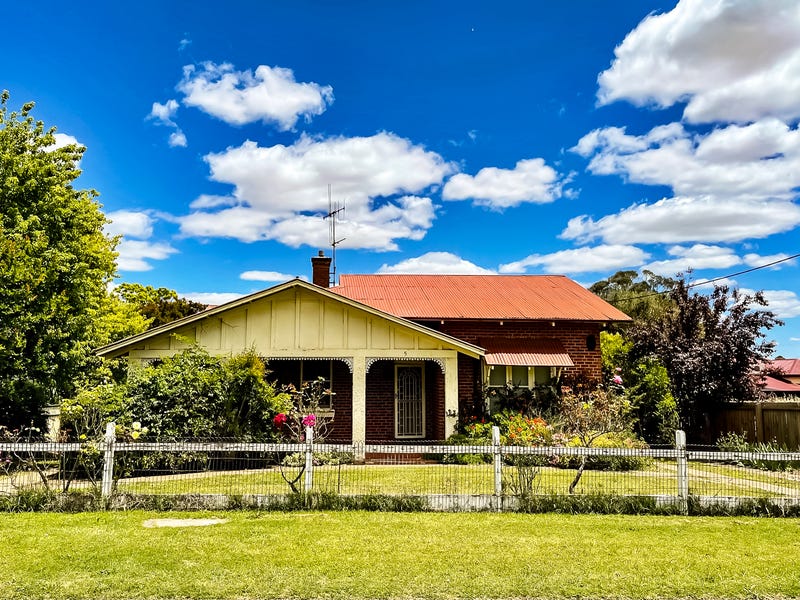 Houses for Sale in Canowindra, NSW 2804