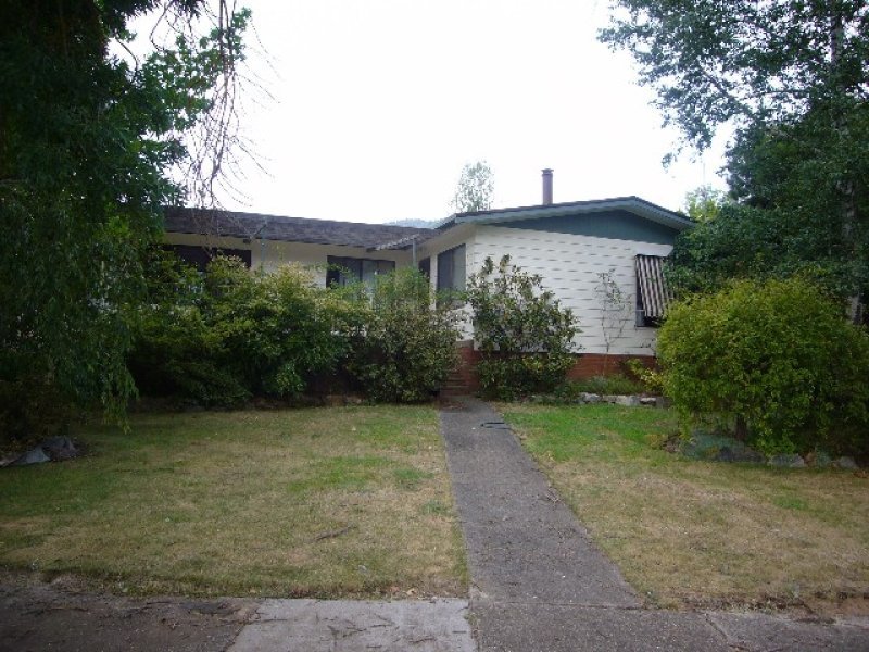 20 Pierce Street, Khancoban, NSW 2642 Property Details