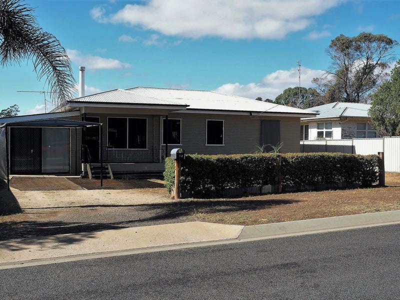 13 Bowden Street, Pittsworth, QLD 4356