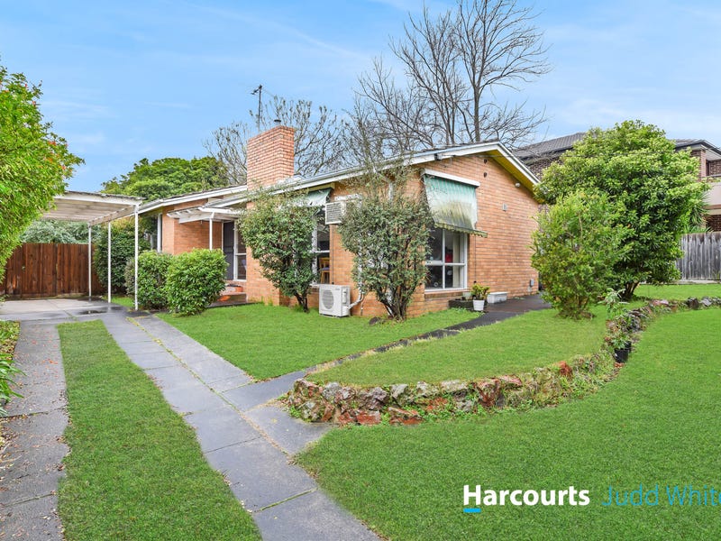 18 Pinewood Drive, Mount Waverley, VIC 3149
