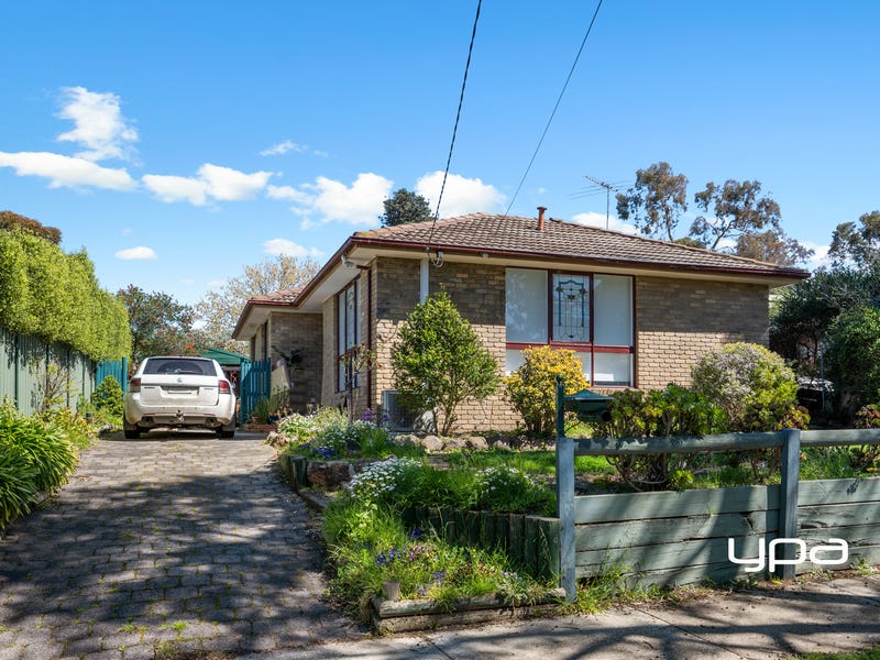 26 Casey Avenue, Sunbury, Vic 3429 Property Details